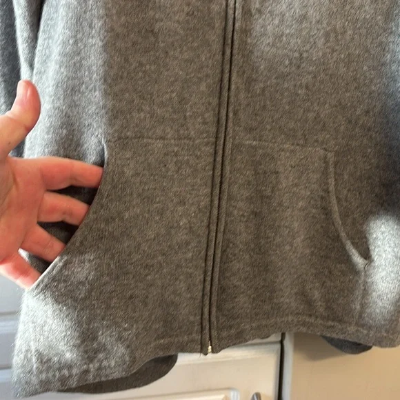 SOLD Bloomingdale’s 100% Cashmere Long Hoodie - Picture 4 of 6